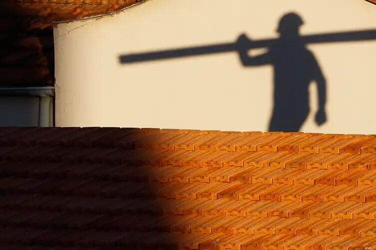 Fernando Frazão/Agência Brasil/Arquivo Trabalhadores da construção civil Foto: Fernando Frazão/Agência Brasil/Arquivo