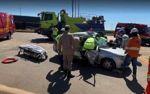 Josué de Medeiros Silva, de 42 anos, não resistiu aos ferimentos após colisão em frente à unidade da FS; outras três pessoas ficaram feridas e foram encaminhadas ao hospital