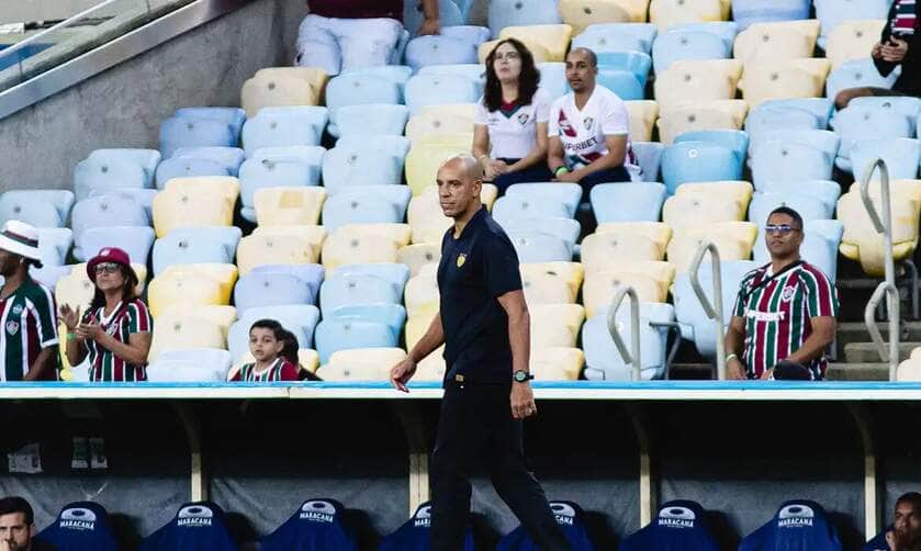 Rio de Janeiro (RJ), 03/05/2025 - Técnico Pepa comanda o Sport à beira do gramado do Maracanã, na partida contra o Fluminense. Foto: Paulo Paiva/Press Foto Club