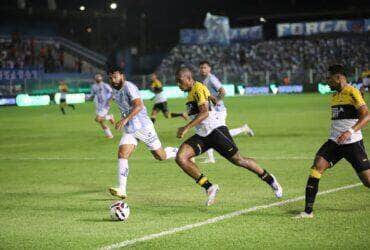 Lance de Payandu x Criciúma. Imagem: Celso da Luz/Criciúma