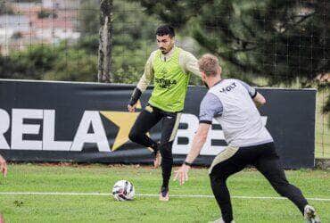 Onde assistir Criciúma x Vila Nova AO VIVO; veja horário e escalações. Imagem: Celso da Luz/Criciúma