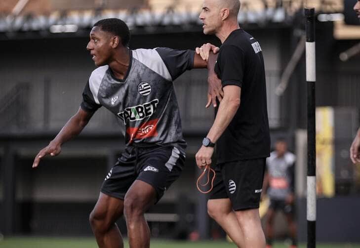 Amazonas x Athletic AO VIVO: onde assistir, escalações e tudo sobre o duelo da Série B. Imagem: Divulgação Athletic