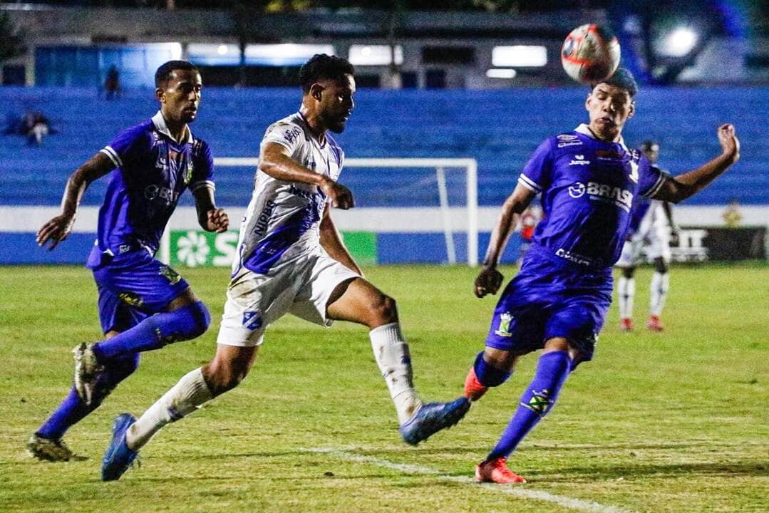 Santo André x São José promete emoção no ABC; onde assistir ao vivo. Imagem: Victor Cônsoli/ECT