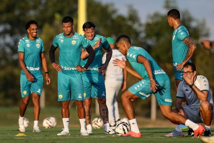 Coritiba x Cuiabá: onde assistir, escalações e tudo sobre o duelo pela Série B. Imagem: AssCom Dourado