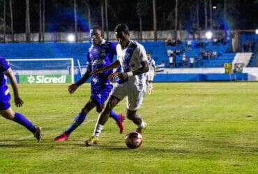Oeste x Taubaté: confronto vale posições na Copa Paulista 2025. Imagem: Victor Cônsoli/ECT