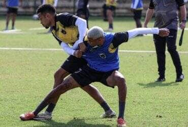 Volta Redonda x Operário-PR: confronto de extremos na Série B promete tensão no Raulino. Imagem: @ecacrescimos COMKT-VRFC