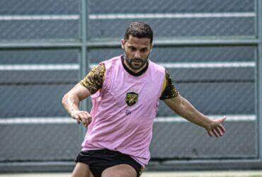 Amazonas x Vila Nova: onde assistir, escalações e tudo sobre o duelo da Série B. Imagem: @joaonormandoc AMFC