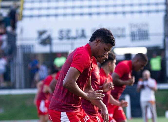 Náutico x Maringá pela Série C: onde assistir, escalações e análise completa do confronto. Imagem: @paulinhosanttos7