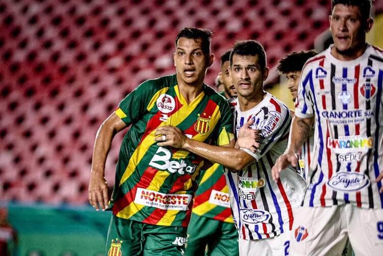 Altos x Sampaio Corrêa pela Série D: horário, onde assistir e tudo sobre o duelo nordestino decisivo. Imagem: @ronaldfelipefoto SCFC