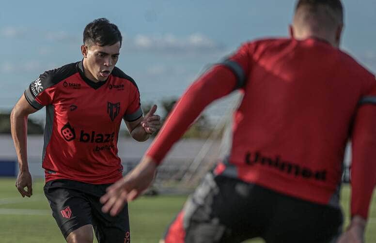 Atlético-GO x Coritiba: onde assistir, escalações e clima de decisão na Série B. Imagem: Bruno Corsino/Atlético-GO