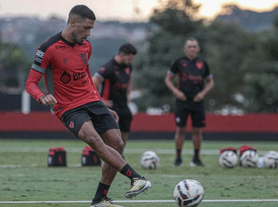 Vila Nova x Atlético-GO: Clássico goiano esquenta a Série B neste sábado. Imagem: Bruno Corsino/Atético-GO