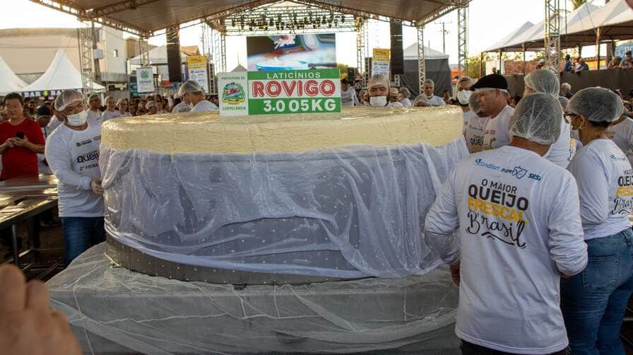 Com três toneladas, indústria de MT quebra recorde e produz o maior queijo fresco do Brasil