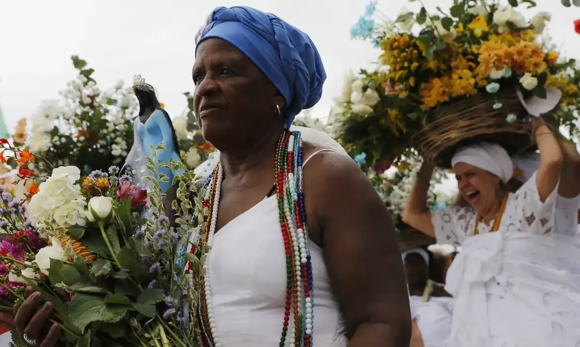 Crescimento de religiões afro reflete resistência contra intolerância