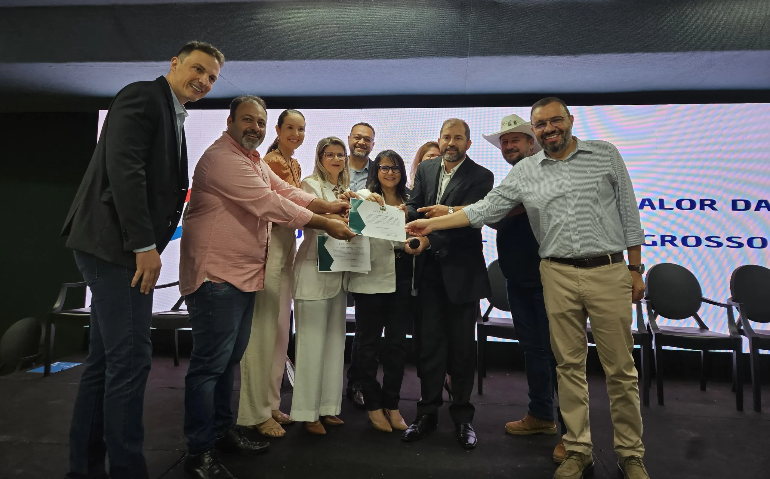 Feaftur destaca sustentabilidade e entrega de selos na agricultura familiar