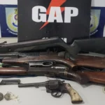 Faccionado é preso com armas após ameaçar moradores em Mato Grosso