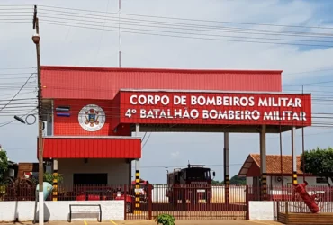 Tombamento de carreta com etanol interdita BR-163 em Mato Grosso