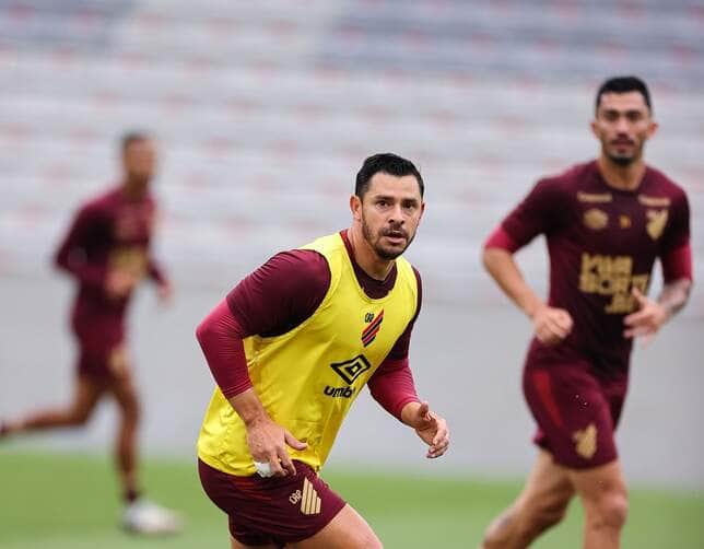 Athletico x Atlético-GO: onde assistir, escalações e detalhes do duelo da 11ª rodada da Série B. Imagem: José Tramontin athletico.com.br