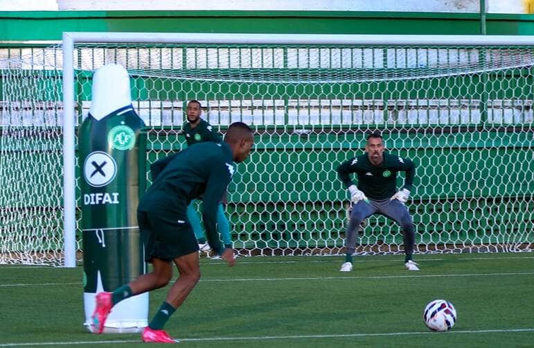 Chapecoense x Ferroviária pela Série B: onde assistir, escalações e análise. Imagem: Luiz Ferrazzo ACF