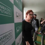 Moraes envia pedido de extradição de Zambelli ao governo federal