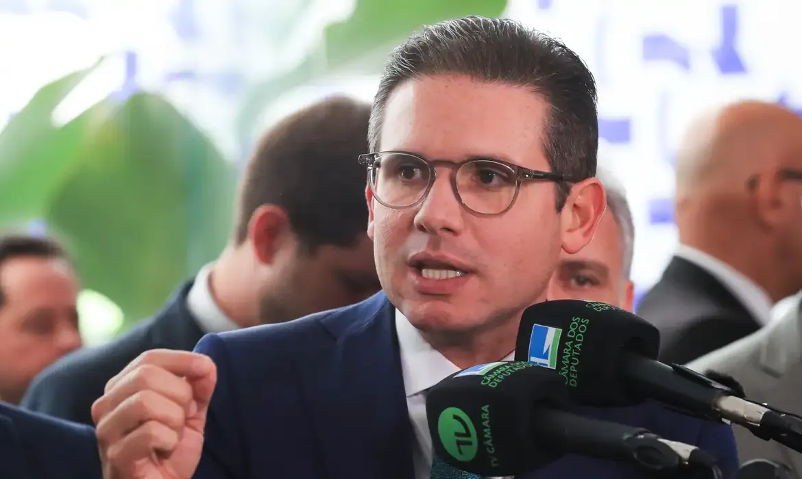 Câmara pauta queda do IOF enquanto Senado avalia aumento de deputados