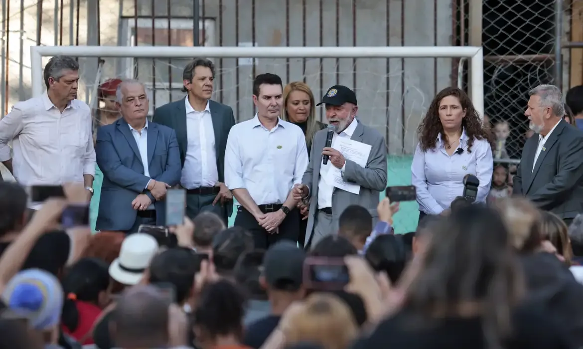 Lula firma acordo habitacional para famílias da Favela do Moinho