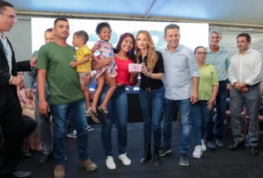 Primeira-dama entrega 213 casas em MT pelo SER Família Habitação