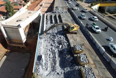 Obras no complexo viário do Leblon avançam com escavação de trincheira