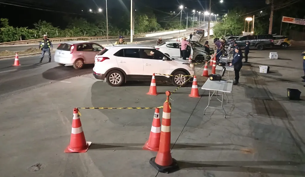 Treze motoristas são presos por embriaguez em operações Lei Seca