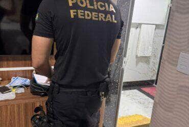 Mandados de busca e apreensão foram cumpridos após denúncia de compra de votos entre candidatos da mesma legenda partidária