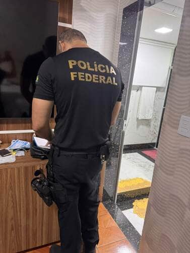 Mandados de busca e apreensão foram cumpridos após denúncia de compra de votos entre candidatos da mesma legenda partidária