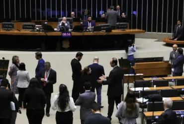 Câmara rejeita decreto que aumentava alíquotas do IOF e gera repercussão política