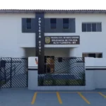 Suspeito agride jovem e incendeia casa por ciúmes em Alta Floresta