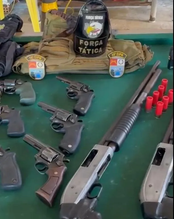 Polícia prende cinco suspeitos por invasão e roubo em propriedade rural