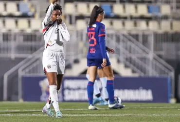 São Paulo goleia e se classifica às quartas do Brasileiro feminino