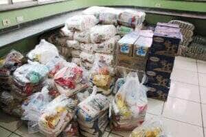 Uniasselvi doa 2,8 toneladas de alimentos para famílias vulneráveis em Várzea Grande