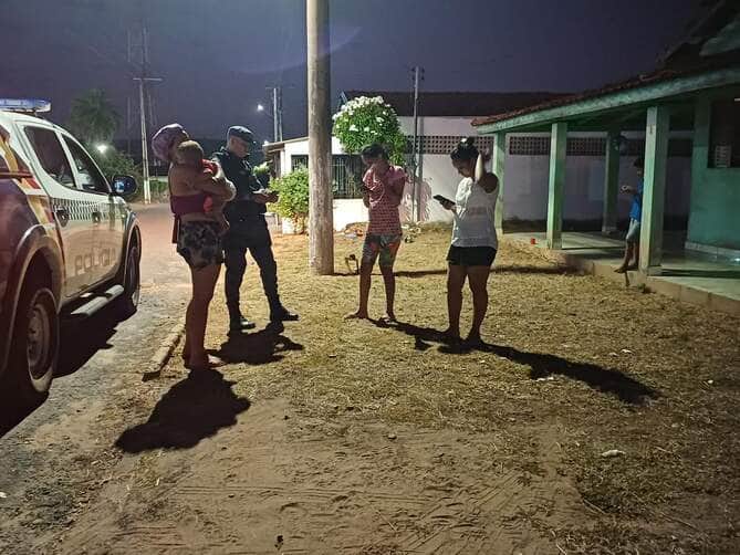 Criança de 1 ano e 3 meses foi socorrida com manobra de Heimlich e levada ao pronto atendimento; ação rápida evitou tragédia