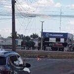 Avenida da Produção foi interditada após curto-circuito provocado por fios caídos próximos a posto de combustível; Guarda Municipal e concessionária foram acionadas