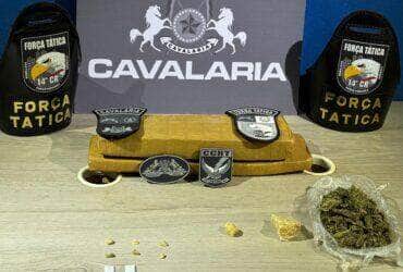 Ação conjunta prendeu 12 pessoas, apreendeu drogas, celulares e máquina de cartão em bar usado como fachada para organização criminosa