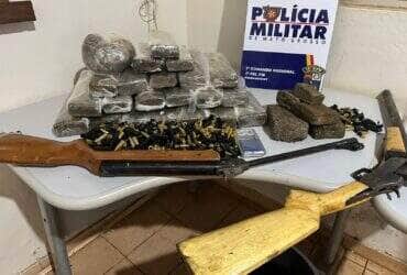 Operação de inteligência do 7º Comando Regional apreende mais de 25 kg de entorpecentes, armas de fogo e materiais para o tráfico