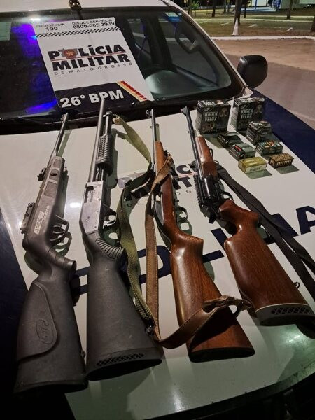 Vítima foi atingida no tórax enquanto marido realizava manutenção da arma; homem entrou em estado de choque e ameaçou tirar a própria vida