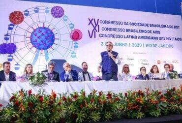 O ministro da saúde, Alexandre Padilha, participa da cerimônia de abertura do XV congresso da sociedade brasileira de DST – XI congresso brasileiro de AIDS e VI congresso latino americano IST/HIV/AIDS .