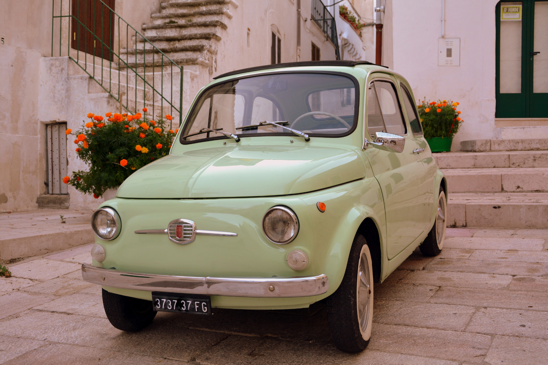carro pequeno e barato