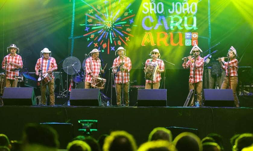 Caruaru (PE), 13/06/2025 – A Banda de Pífanos de Caruaru durante apresentação no palco Azulão, no centro de Caruaru (PE). Foto: Tomaz Silva/Agência Brasil
