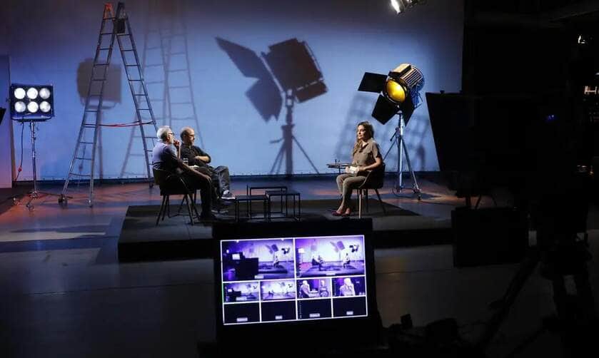 Rio de Janeiro (RJ), 08/08/2023 - Gravação do programa Cine Resenha, da TV Brasil, com o cineasta Marcelo Gomes, o crítico de cinema Eduardo Valente, apresentado por Priscila Rangel. Foto: Fernando Frazão/Agência Brasil