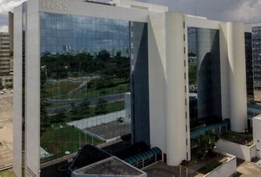 Brasília (DF), 03/11/2023, Prédio do Instituto Nacional do Seguro Social. Edfício sede do INSS. Fachada do INSS. Setor de autarquia sul  Foto: Rafa Neddermeyer/Agência Brasil