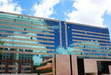 Fachada do edifício sede da Advocacia-Geral da União (AGU), localizado no Setor de Autarquias Sul em Brasília (DF)