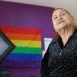 São Paulo (SP), 30/05/2025 - ABr trata do envelhecimento da população LGBT 
Tendo em perspectiva o mês do Orgulho LGBTQIA+. Dora Cudignola, 72 anos, mulher lésbica. Foto: Cadu Pinotti/Agência Brasil