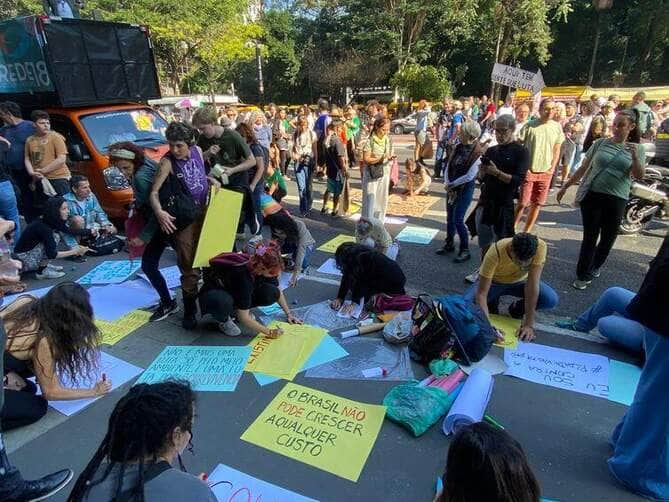 São Paulo (SP), 01/06/2025 - Manifestantes em SP afirmam que PL da Devastação é grande retrocesso ambiental para o país. Foto: Elaine Patricia Cruz/Agência Brasil
