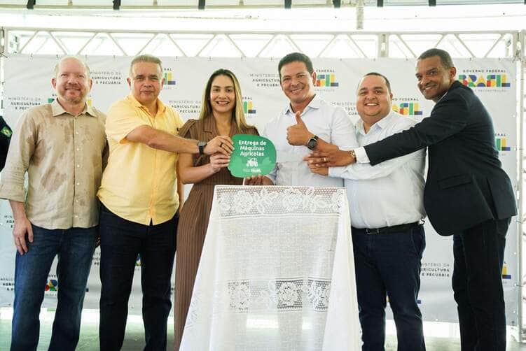 Mapa realiza entrega de máquinas agrícolas para municípios maranhenses