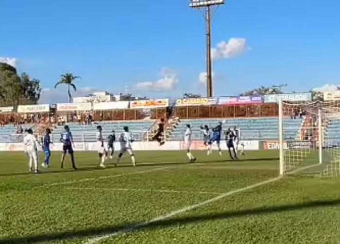 Lance de Goianésia x Mixto. Imagem: Reprodução Instagram